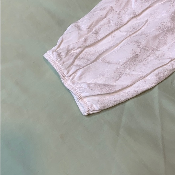 WHITE CROP ‘FASHIONNOVA’ TOP!!! - Picture 8 of 11